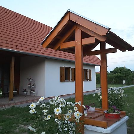 Malomko Apartman Zsira Εξωτερικό φωτογραφία
